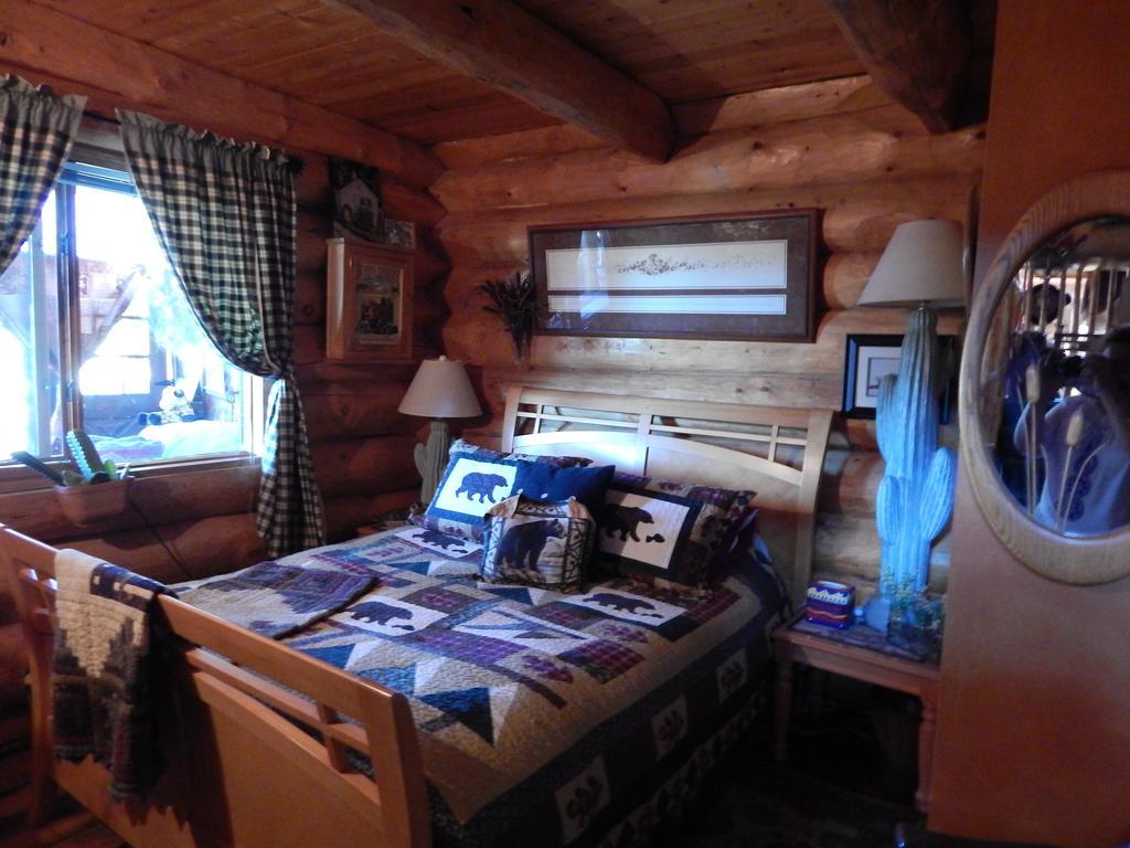 Idle Spurs Log Cabin Bed & Breakfast Black Diamond Dış mekan fotoğraf