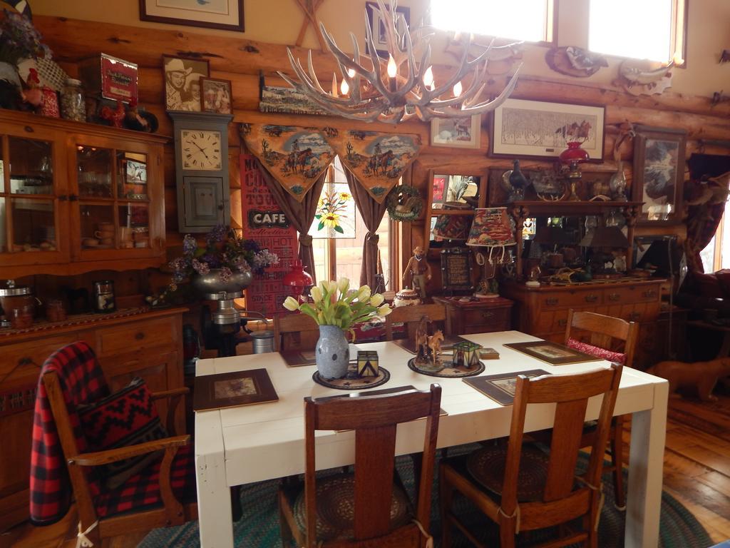 Idle Spurs Log Cabin Bed & Breakfast Black Diamond Dış mekan fotoğraf