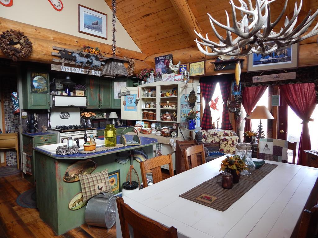 Idle Spurs Log Cabin Bed & Breakfast Black Diamond Dış mekan fotoğraf