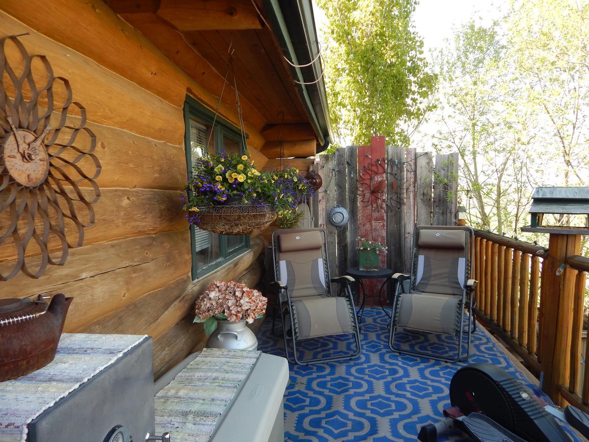 Idle Spurs Log Cabin Bed & Breakfast Black Diamond Dış mekan fotoğraf